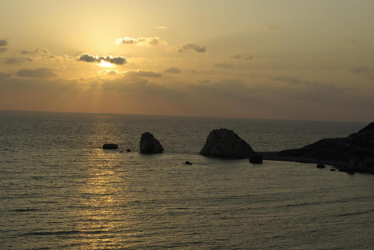 2 Bedroom Apartment Thalassa With Sea And Sunset Views, Aphrodite Hills Resort Kouklia Exterior photo